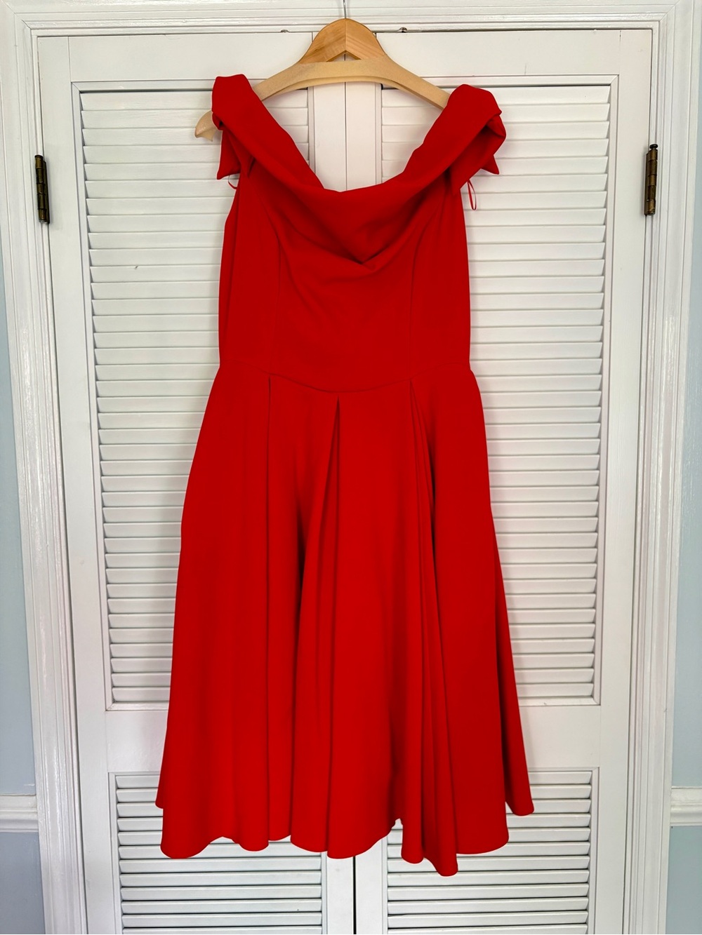 Elegant Off-Shoulder Red Midi Dress